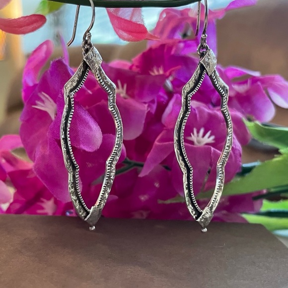 Silpada ‘Vintage Frame’ Sterling Silver Etched Earrings W3282 - Picture 7 of 15